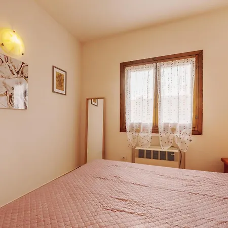 Casa Vacanze Arancia Apartment *